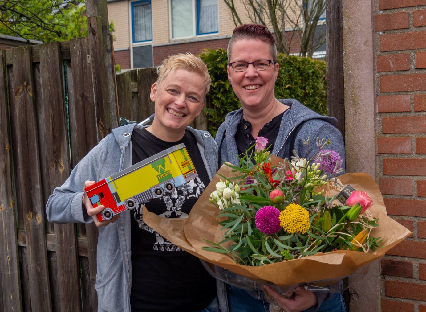 Esther plaatst 10.000e online order bij Van Werven