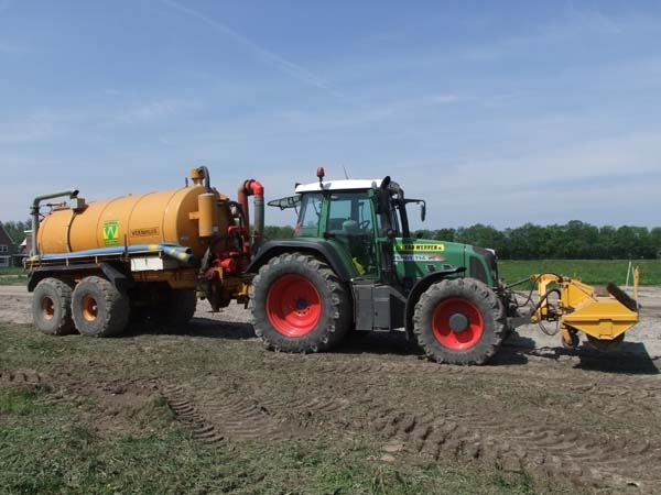 Trekker met waterwagen 12m3