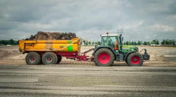 Trekker met dumper 14m3