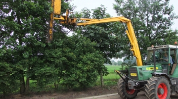 Trekker met herder en takkenknipper