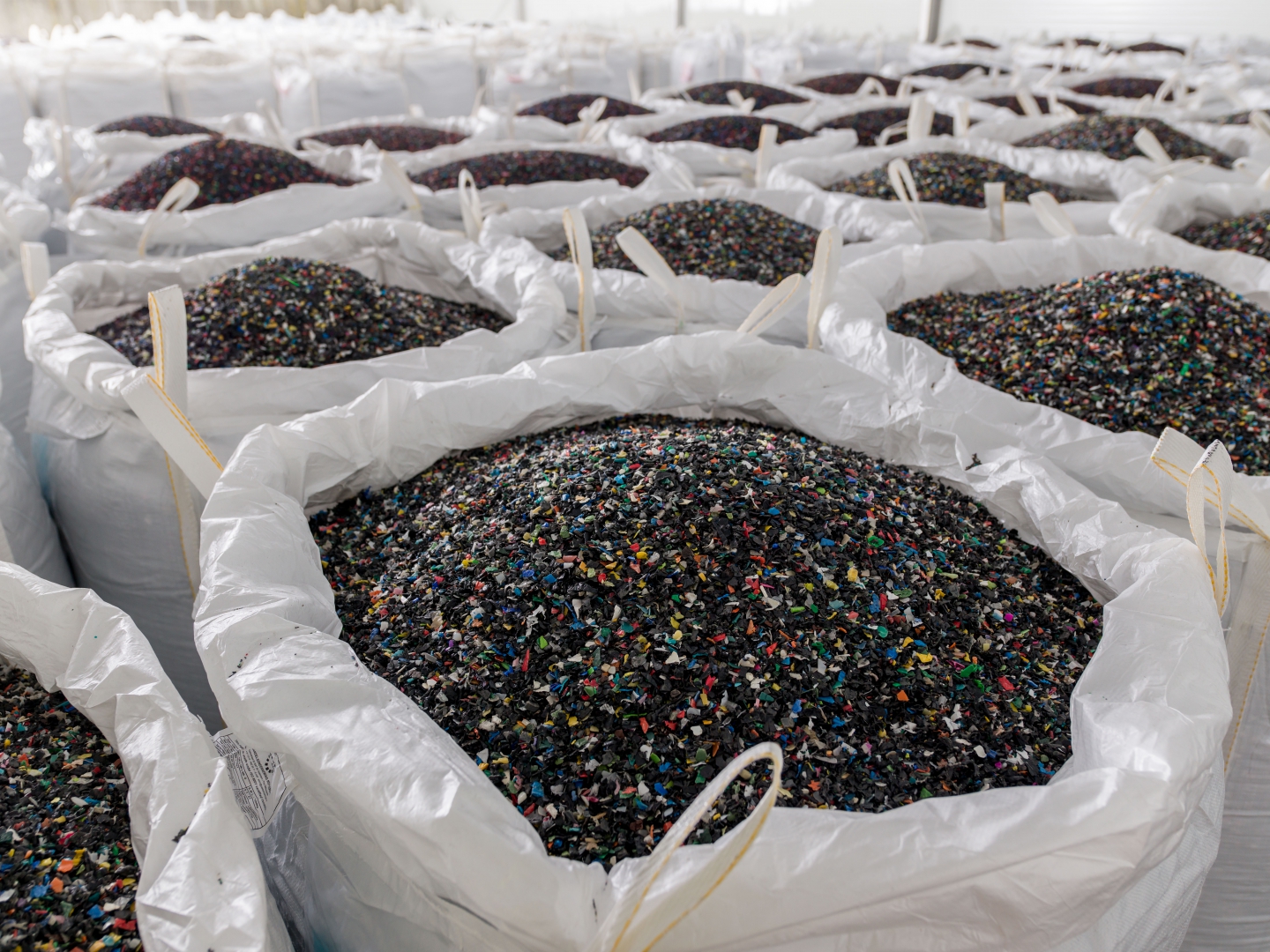 Van Werven en Heijmans sluiten de cirkel: van bouwplastic tot nieuwe pvc-buis én lokale CO₂-compensatie